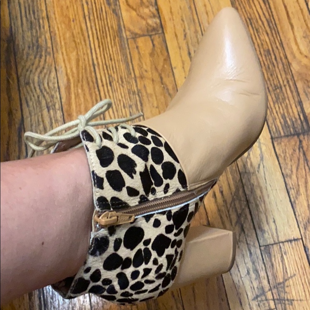 SEYCHELLES  BOOTS  SIZE 7/M COLOR BEIGE